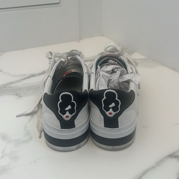 Alice and Olivia logo white sneakers size 7 1/2 - Picture 6 of 6